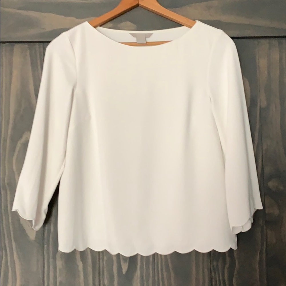 H&M Women Scallop Top. 3/4 Sleeves. Size 4.
